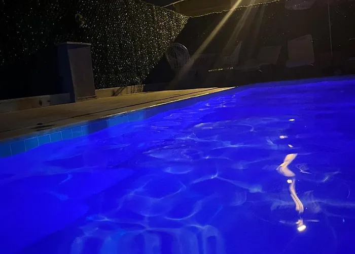 Mini With Pool * مرمريس